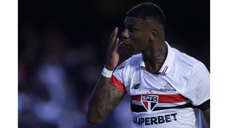 Arboleda jogador do Sao Paulo durante partida contra o Portuguesa no estadio Morumbi pelo campeonato Paulista 2024. Ettore Chiereguini/AGIF
