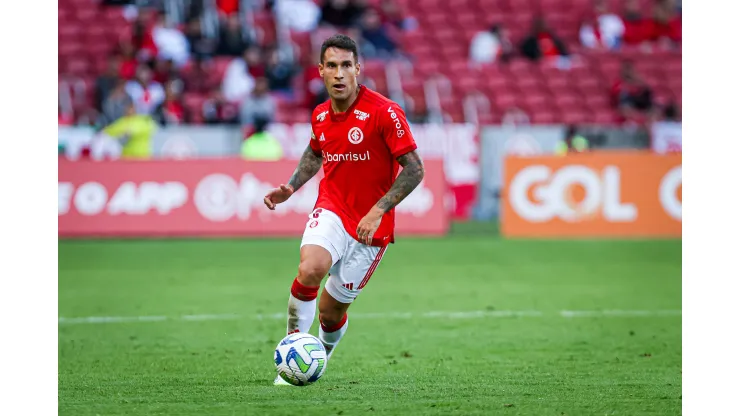  Foto: Maxi Franzoi/AGIF - Hugo Mallo desfalca o Inter contra o Caxias.
