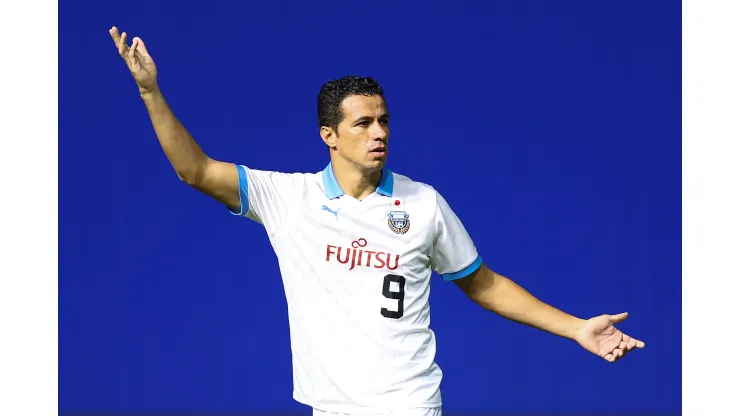 Grêmio sonda Leandro Damião. Foto: Pakawich Damrongkiattisak/Getty Images
