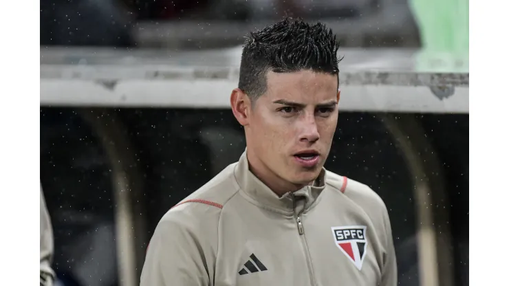  James Rodriguez jogador do São Paulo durante partida contra o Flamengo no estadio Maracana pelo campeonato Brasileiro A 2023. Foto: Thiago Ribeiro/AGIF
