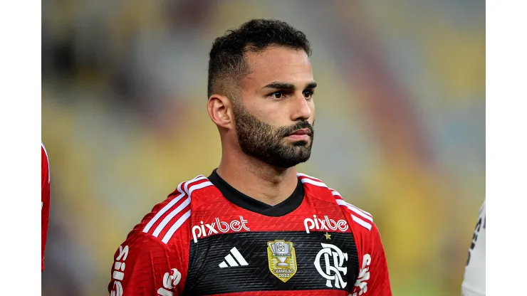 Thiago Maia jogador do Flamengo durante partida contra o Fluminense no  Maracanã pelo campeonato Copa do Brasil 2023. Foto: Thiago Ribeiro/AGIF
