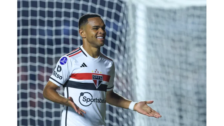 Juan é criticado pela torcida do São Paulo. Foto: Marcello Zambrana/AGIF
