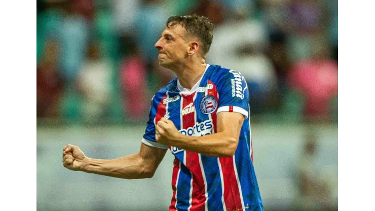 Foto: Jhony Pinho/AGIF - Arias faz boa estreia com a camisa do Bahia.
