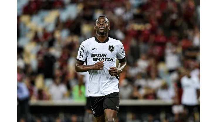 Luiz Henrique 'choca' o Botafogo com notícia triste. Foto: Thiago Ribeiro/AGIF
