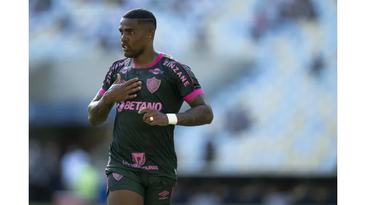 RJ - RIO DE JANEIRO - 17/02/2024 - CARIOCA 2024, MADUREIRA X FLUMINENSE - Douglas Costa jogador do Fluminense durante partida contra o Madureira no estadio Maracana pelo campeonato Carioca 2024. Foto: Jorge Rodrigues/AGIF
