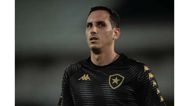 Gatito Fernandez goleiro do Botafogo durante aquecimento antes da partida contra o Boavista no estadio Engenhao pelo campeonato Carioca 2022. Foto: Jorge Rodrigues/AGIF
