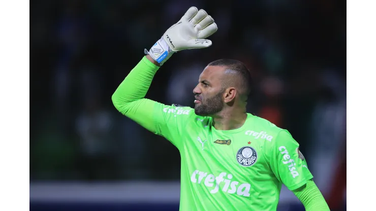 Weverton foi duramente criticado por falha no gol que deu empate ao Corinthians. Foto: Ettore Chiereguini/AGIF
