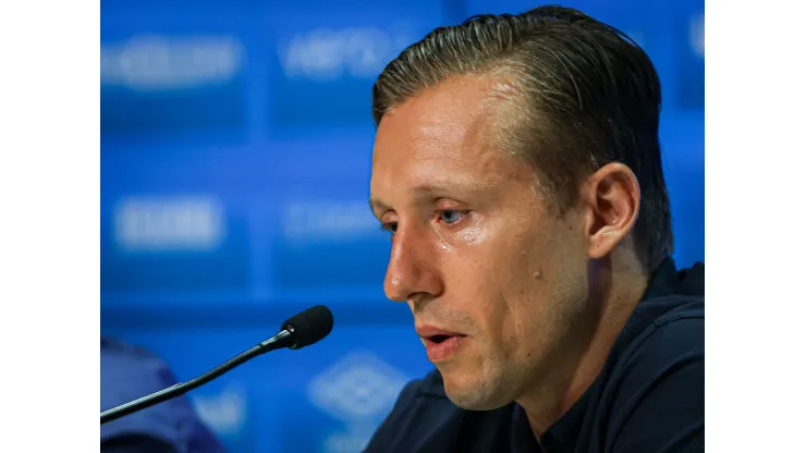 Lucas Leiva durante coletiva de imprensa. Foto: Maxi Franzoi/AGIF
