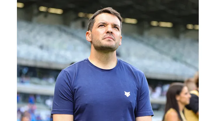 Foto: Gilson Lobo/AGIF - Larcamón abre o jogo em eliminação do Cruzeiro.MG - BELO HORIZONTE - 09/02/2024 - MINEIRO 2024, CRUZEIRO X PATROCINENSE - Nicolas Larcamon tecnico do Cruzeiro durante partida contra o Patrocinense no estadio Mineirao pelo campeonato Mineiro 2024. Foto: Gilson Lobo/AGIF
