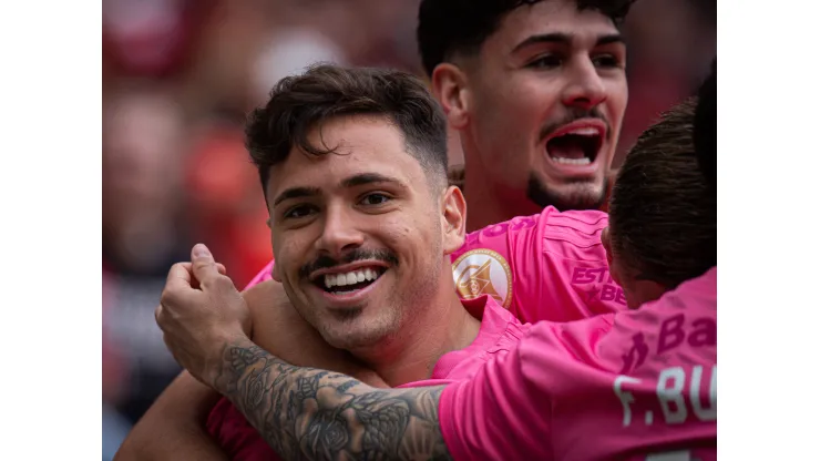 Mauricio jogador do Internacional comemora seu gol durante partida contra o Goias no estadio Beira-Rio pelo campeonato Brasileiro A 2022. Foto: Maxi Franzoi/AGIF
