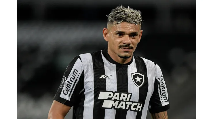 Tiquinho foi citado como um dos jogadores que transmite segurança no elenco do Botafogo. Foto: Thiago Ribeiro/AGIF
