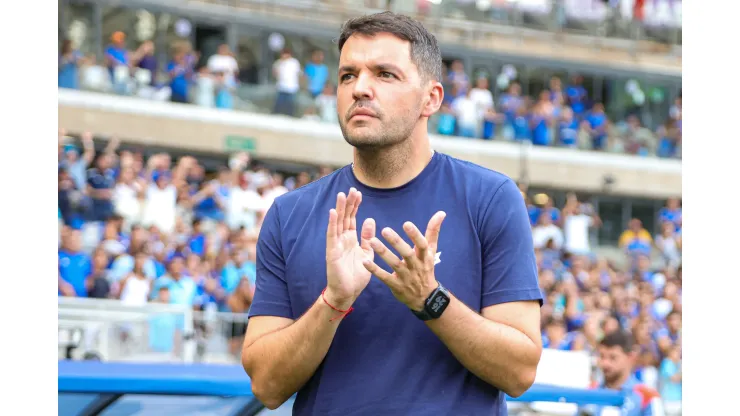 Foto: Gilson Lobo/AGIF - Nicolas Larcamón contra o Uberlândia no últimos sábado 2 de março de 2024.
