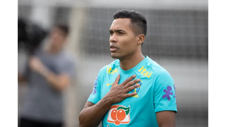 Treino da Seleção Brasileira no CT do Cruzeiro. O lateral esquerdo Alex Sandro pode chegar ao Internacional.   Lucas Figueiredo/CBF
