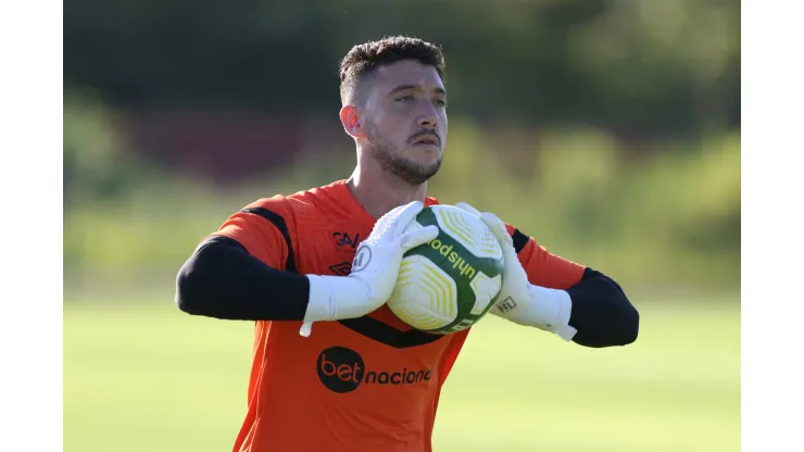 Caique Franca goleiro do Sport durante treino no CT do clube em Paulista (PE), Jogador pode chegar ao Internacional. Foto: Marlon Costa/AGIF
