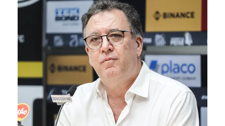 Marcelo Teixeira, em coletiva de imprensa no Santos. Presidente falou sobre assuntos polêmicos - Foto: Reinaldo Campos/AGIF
