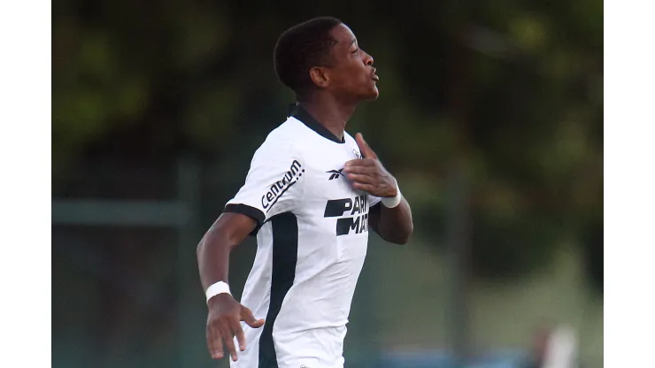 Yarlen. Sampaio Correa x Botafogo pelo Campeonato Carioca no Estadio Elcyr Resende. 10 de Marco de 2024, Bacaxa, Saquarema, RJ, Brasil. Jogador deve renovar com o Botafogo. Foto: Vitor Silva/Botafogo. 
