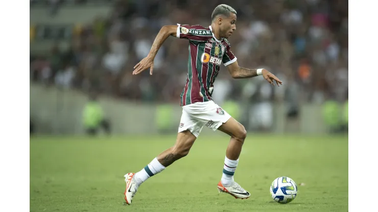 Alexsander segue tentando entrar em forma no Tricolor. Foto: Jorge Rodrigues/AGIF
