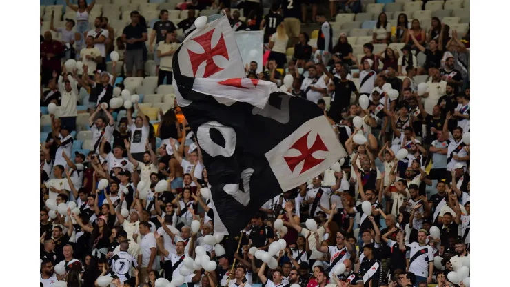 Torcida do Vasco no Maracanã. Clube quer retornar ao estádio - Foto: Thiago Ribeiro/AGIF
