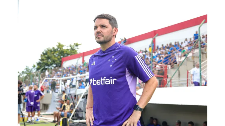 Nicolas Larcamon técnico do Cruzeiro -  Foto: Gilson Lobo/AGIF
