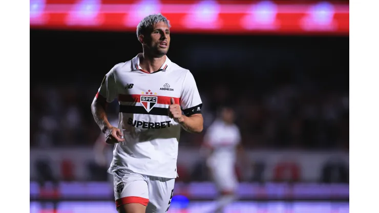 Jonathan Calleri jogando pelo São Paulo -  Foto: Ettore Chiereguini/AGIF
