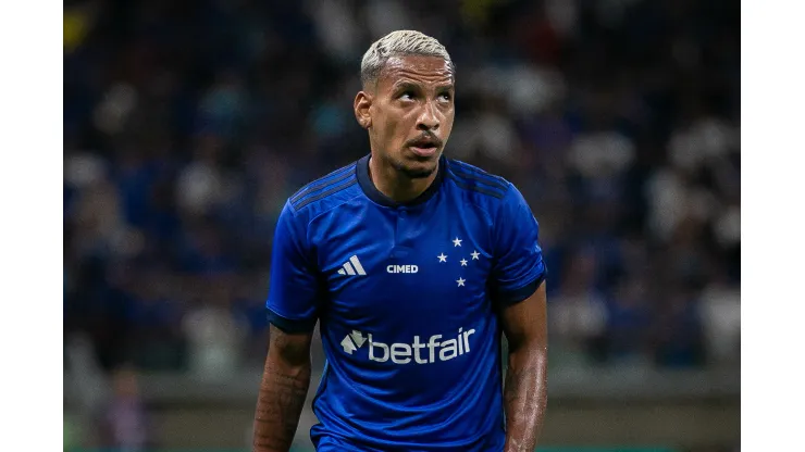 Foto: Fernando Moreno/AGIF - Matheus Pereira durante confronto contra o América-MG no Campeonato Mineiro.
