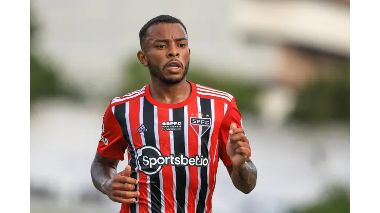 Welington jogador do Sao Paulo durante partida contra o Santo Andre no estadio Bruno Jose Daniel pelo campeonato Paulista 2023. Atleta pode estar de saída. Foto: Marcello Zambrana/AGIF
