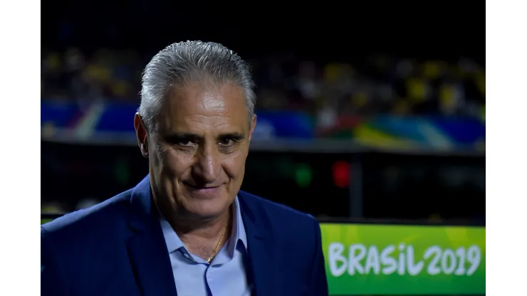 Foto: Thiago Ribeiro/AGIF - Tite observa titular do Corinthians
