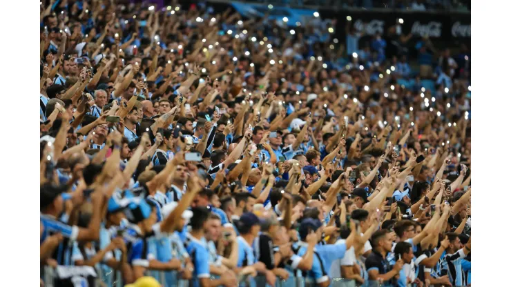 Foto: (Pedro H. Tesch/AGIF) - A torcida do Grêmio não está satisfeita com os valores cobrados nos ingressos para partidas da Série B
