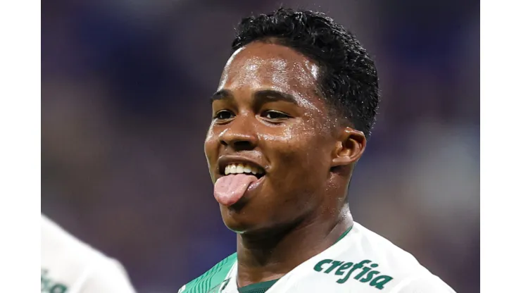 Endrick volta ao Palmeiras após ser destaque na Seleção Brasileira durante amistosos. 
