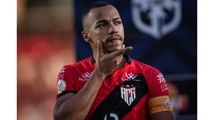 Marlon Freitas jogador do Atletico-GO durante partida contra o Fortaleza no estadio Antonio Accioly pelo campeonato Brasileiro A 2022. Volante deve ser contratado. Foto: Heber Gomes/AGIF
