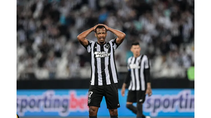 Notícia inesperada sobre Marlon Freitas surge no Botafogo. Foto: Thiago Ribeiro/AGIF
