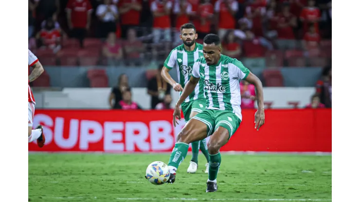 Caíque durante confronto contra o Internacional no Campeonato Gaúcho de 2024.
