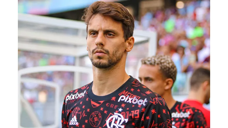 Rodrigo Caio antes do confronto contra o Bahia no Campeonato Brasileiro de 2023.
