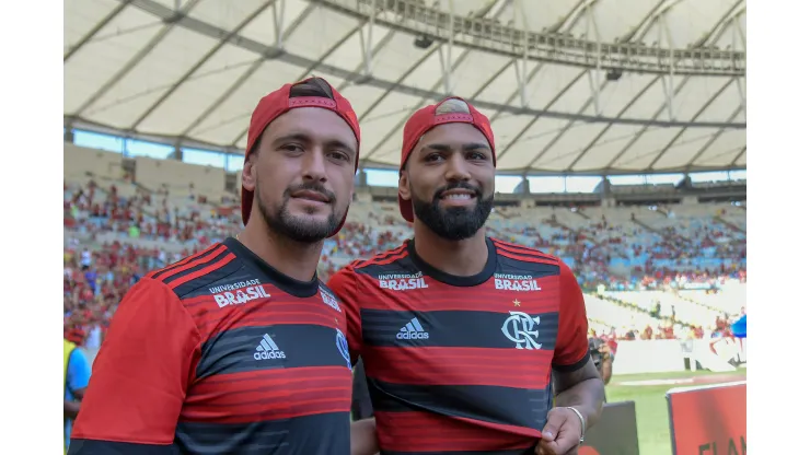 Apresentação de Gabigol e De Arrascaeta a torcida do Flamengo em 2019.
