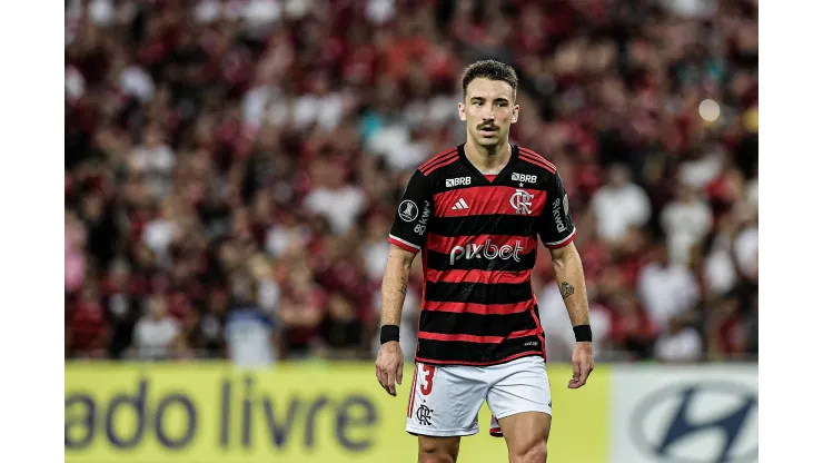 RJ - RIO DE JANEIRO - 10/04/2024 - COPA LIBERTADORES 2024, FLAMENGO X PALESTINO - Leo Ortiz jogador do Flamengo durante partida contra o Palestino no estadio Maracana pelo campeonato Copa Libertadores 2024. Foto: Thiago Ribeiro/AGIF
