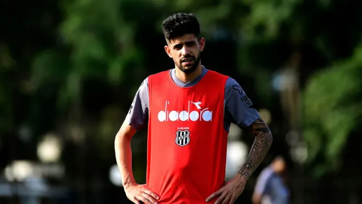 Matheus Régis chega para disputar a Série B pela Ponte Preta - Foto: Marcos Ribolli / PontePress
