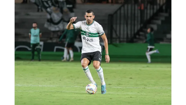 Bruno Melo jogador do Coritiba. Robson Mafra/AGIF
