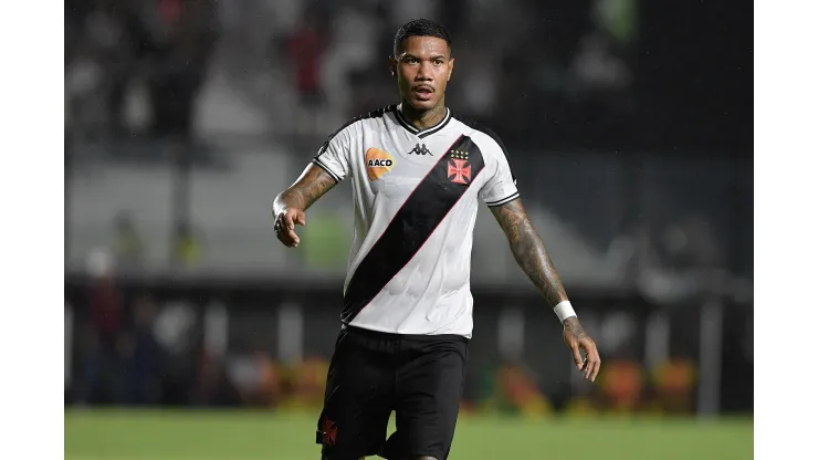  Zé Gabriel jogador do Vasco durante partida contra o Madureira no estadio Sao Januario pelo campeonato Carioca 2024. Foto: Thiago Ribeiro/AGIF
