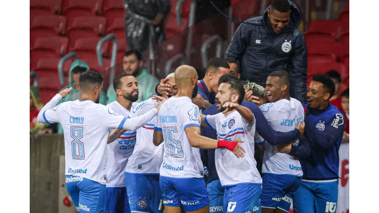 Elenco do Bahia no duelo contra o Inter. Foto: Maxi Franzoi/AGIF
