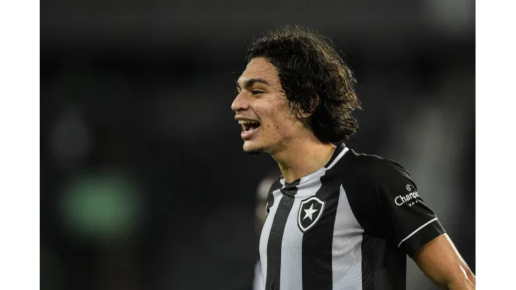 Matheus Nascimento uma das revelações do Botafogo.
