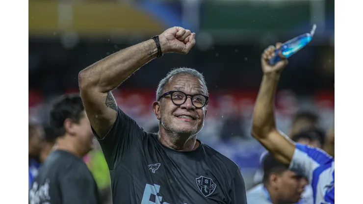 Helio dos Anjos tecnico do Paysandu durante partida contra o Remo no estadio Mangueirao pelo campeonato Copa Verde 2024. Marcos Junior/AGIF
