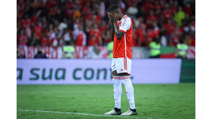 Robert Renan desperdiçou pênalti na semifinal do Gauchão - Foto: Maxi Franzoi/AGIF
