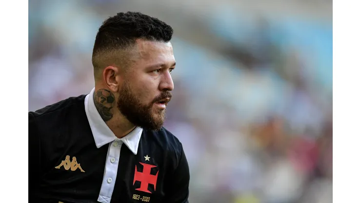 Rossi jogador do Vasco durante partida contra o Fluminense no estadio Maracana pelo campeonato Brasileiro A 2024. Atacante foi criticado na web. Foto: Thiago Ribeiro/AGIF
