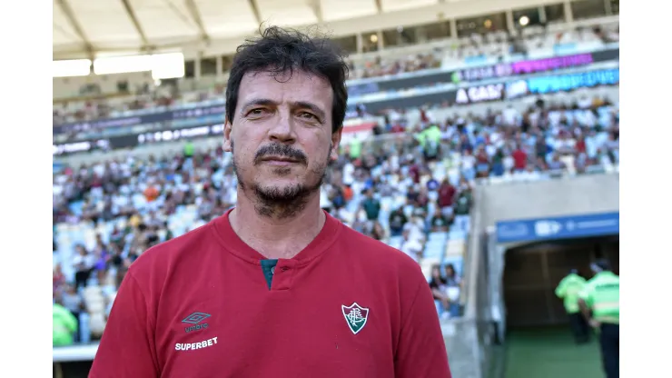 RJ - RIO DE JANEIRO - 20/04/2024 - BRASILEIRO A 2024, FLUMINENSE X VASCO - Fernando Diniz tecnico do Fluminense durante partida contra o Vasco no estadio Maracana pelo campeonato Brasileiro A 2024. 
