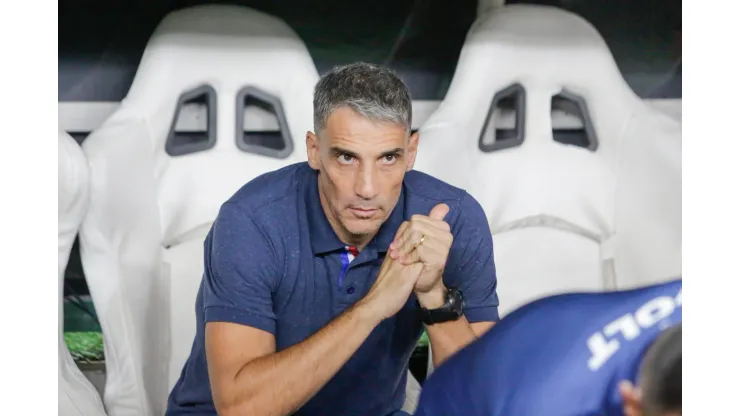 Vojvoda tecnico do Fortaleza durante partida contra o Altos no estadio Arena Castelao pelo campeonato Copa Do Nordeste 2024.  Lucas Emanuel/AGIF
