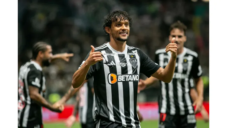 Gustavo Scarpa jogador do Atletico-MG comemora seu gol durante partida contra o Criciuma no estadio Arena MRV pelo campeonato Brasileiro A 2024. Meia vive grande fase no Galo. Foto: Fernando Moreno/AGIF
