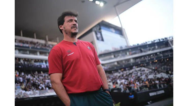 SP - SAO PAULO - 28/04/2024 - BRASILEIRO A 2024, CORINTHIANS X FLUMINENSE - Fernando Diniz tecnico do Fluminense durante partida contra o Corinthians no estadio Arena Corinthians pelo campeonato Brasileiro A 2024. Foto: Ettore Chiereguini/AGIF
