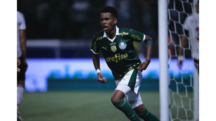 Estevao jogador do Palmeiras comemora seu gol durante partida contra o Botafogo-SP no estadio Arena Allianz Parque pelo campeonato Copa Do Brasil 2024. 
