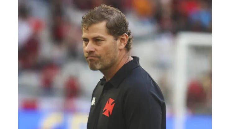 Rafael Paiva tecnico do Vasco durante partida contra o Athletico-PR no estadio Arena da Baixada pelo campeonato Brasileiro A 2024. Foto: Gabriel Rosa Machado/AGIF
