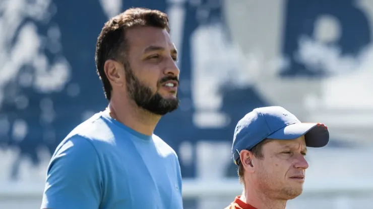 Edu Dracena durante treino na Toca da Raposa 2, em Belo Horizonte. Foto: Gustavo Aleixo/Cruzeiro
